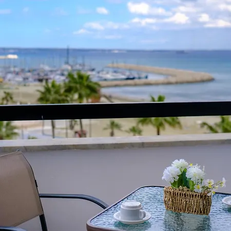 Appartement Modern Seafront With Marina Views *