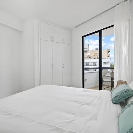 Appartement Modern Seafront With Marina Views *