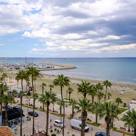 Appartement Modern Seafront With Marina Views Larnaca